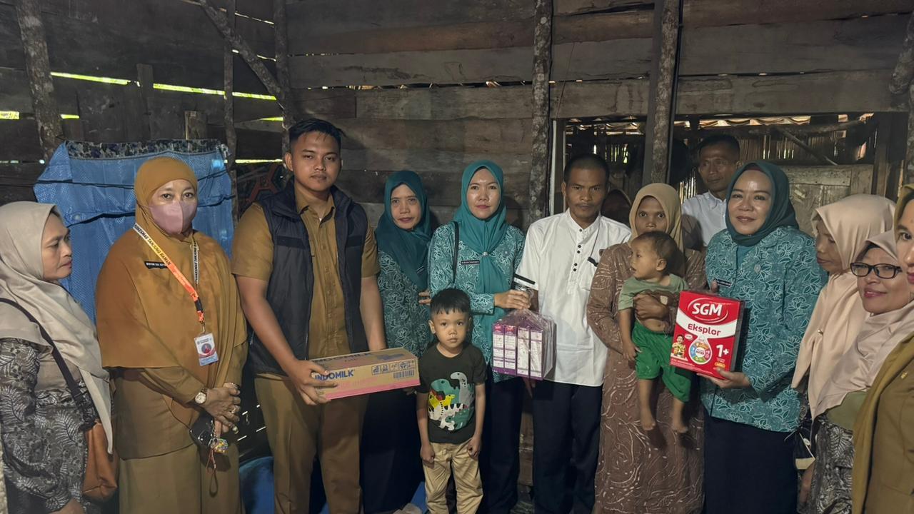 Ketua TP-PKK Kota Prabumulih Kunjungi Balita Stunting di Wilayah UPTD Puskesmas Tanjung Raman